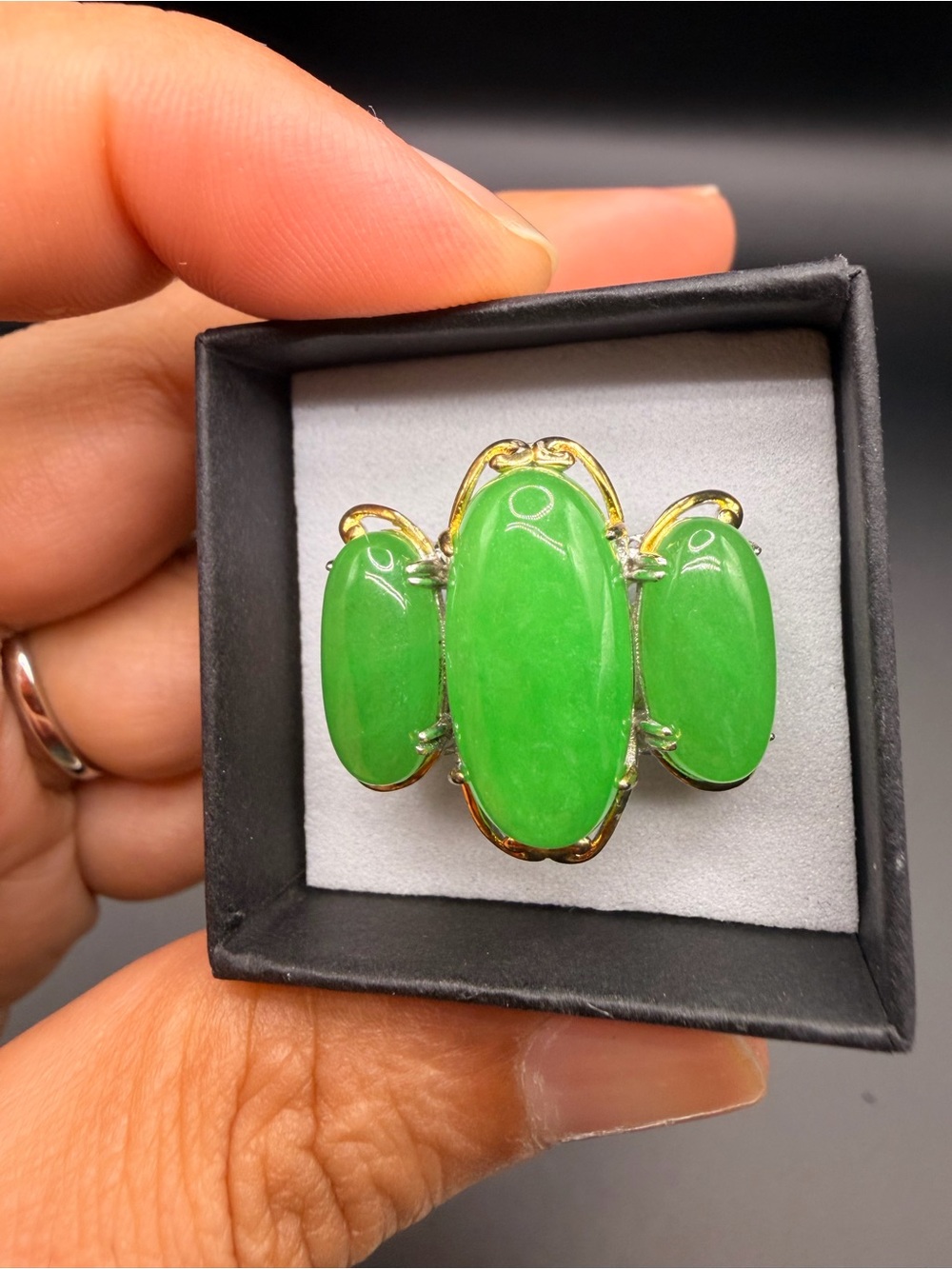 925 Sterling Silver Green Jade Ring Size 10.